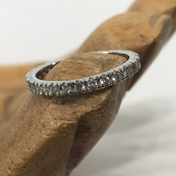 Signed SU Sterling Silver 925 Cubic Zirconia CZ Band Prong Eternity Set Ring 5 - Picture 7 of 10